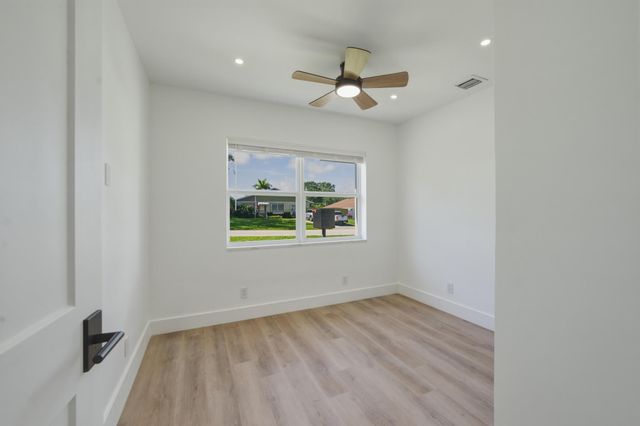 461 SW 1st Street 461, Boca Raton, FL 33432