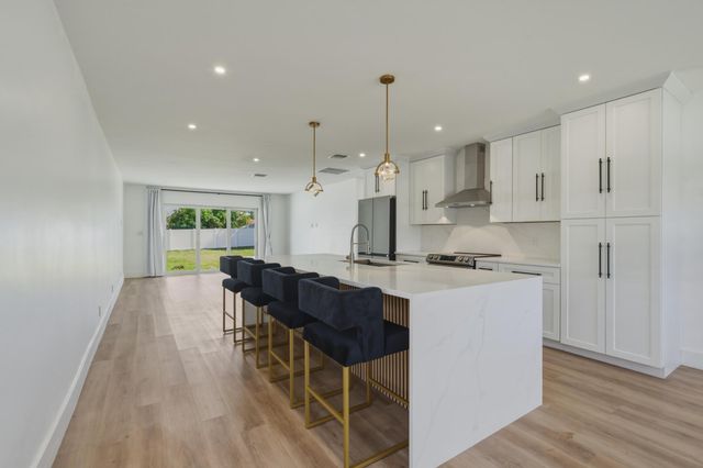 461 SW 1st Street 461, Boca Raton, FL 33432