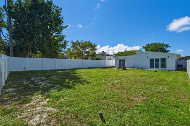 461 SW 1st Street 461, Boca Raton, FL 33432