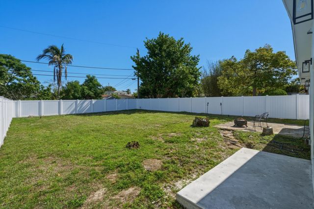 461 SW 1st Street 461, Boca Raton, FL 33432