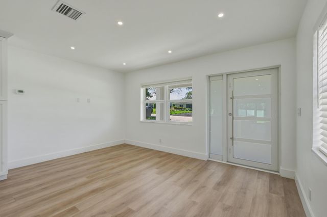 461 SW 1st Street 461, Boca Raton, FL 33432