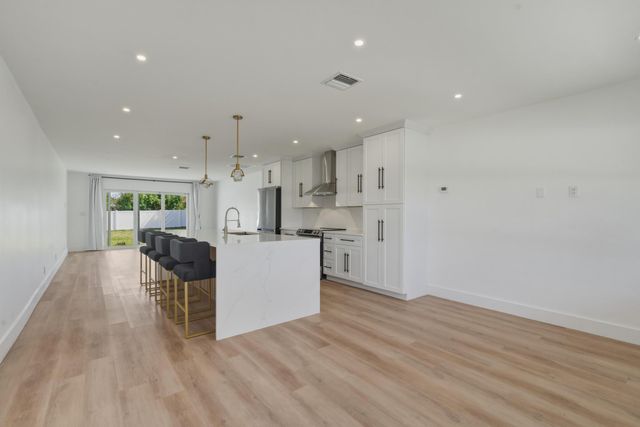 461 SW 1st Street 461, Boca Raton, FL 33432