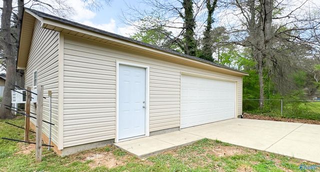 511 Jeffery Drive NW, Huntsville, AL 35806