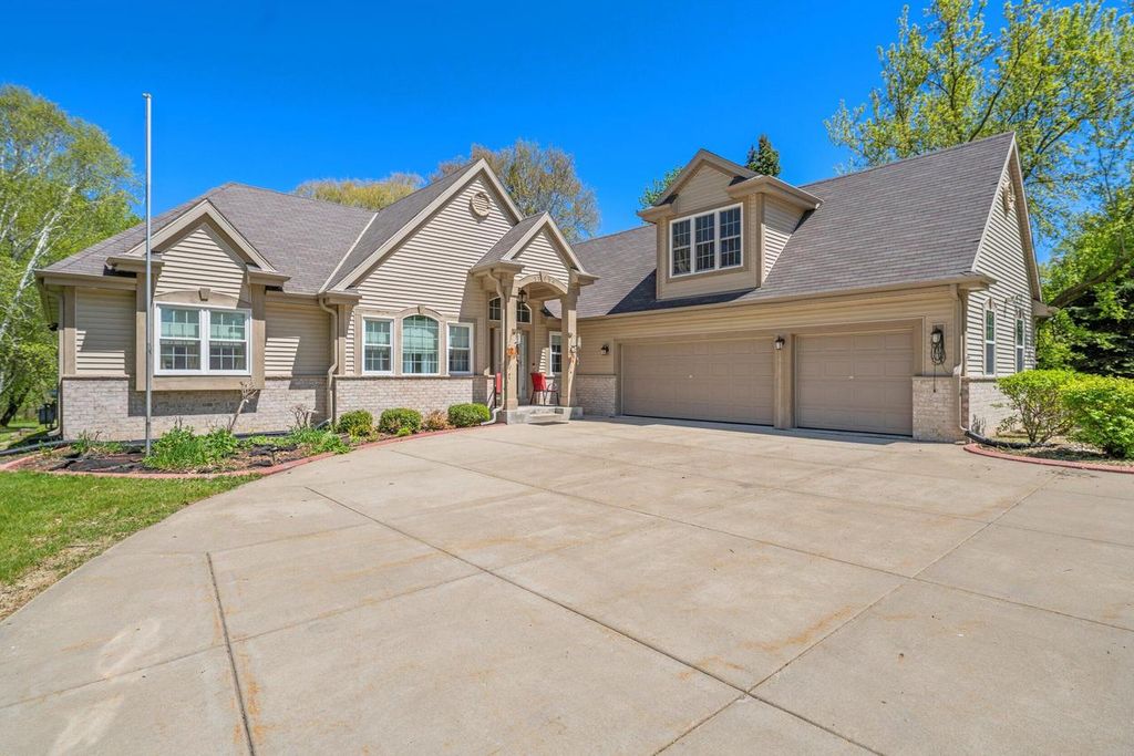 11034 W Bradley ROAD, Milwaukee, WI 53224