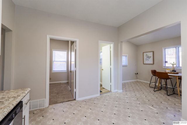 4266 Maple Street, Omaha, NE 68111