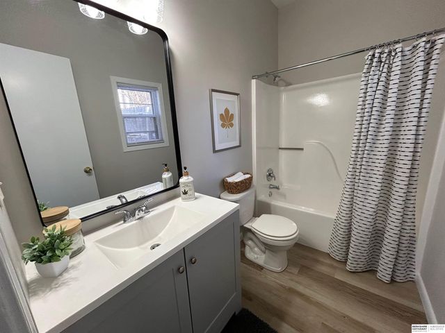 4266 Maple Street, Omaha, NE 68111