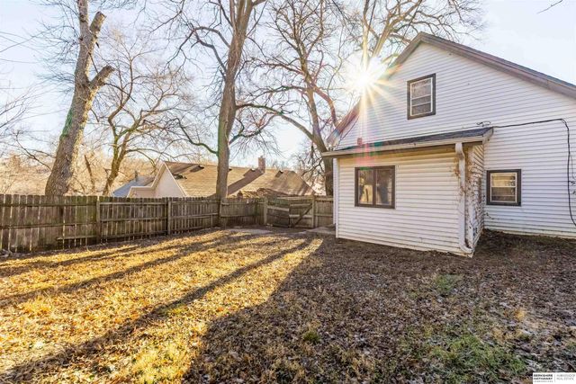 4266 Maple Street, Omaha, NE 68111