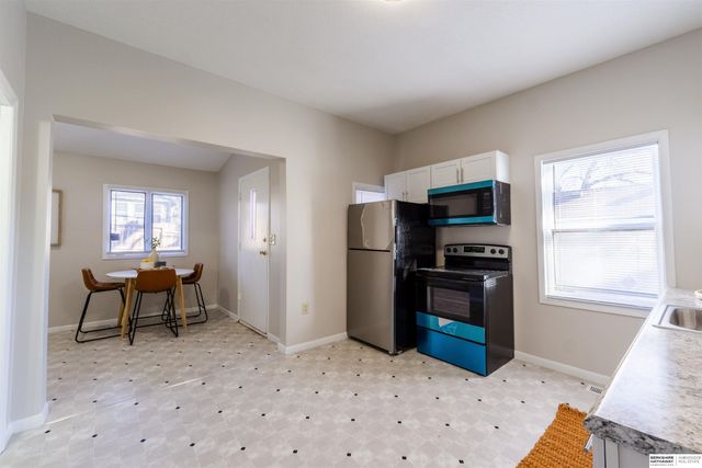 4266 Maple Street, Omaha, NE 68111