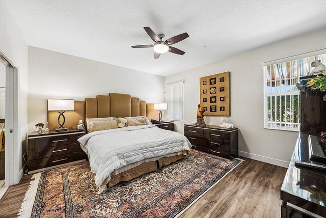 10644 Royal Caribbean Circle, Boynton Beach, FL 33437