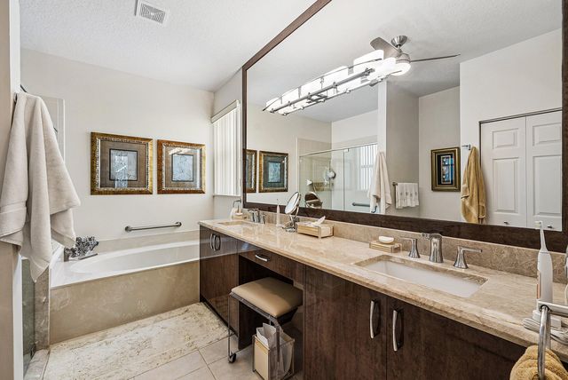 10644 Royal Caribbean Circle, Boynton Beach, FL 33437