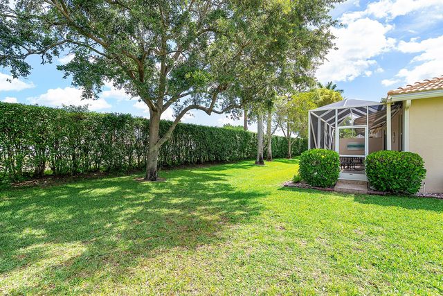 10644 Royal Caribbean Circle, Boynton Beach, FL 33437