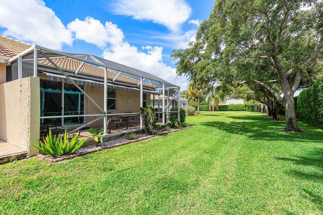 10644 Royal Caribbean Circle, Boynton Beach, FL 33437