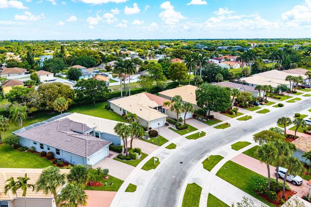 10644 Royal Caribbean Circle, Boynton Beach, FL 33437