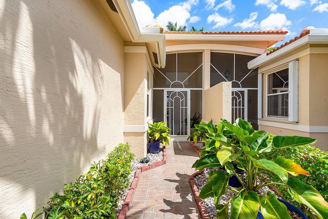 10644 Royal Caribbean Circle, Boynton Beach, FL 33437