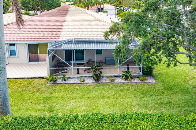 10644 Royal Caribbean Circle, Boynton Beach, FL 33437