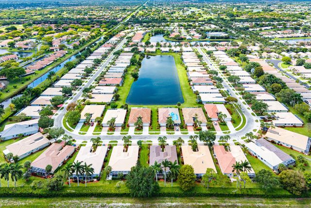 10644 Royal Caribbean Circle, Boynton Beach, FL 33437
