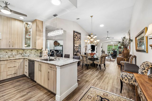 10644 Royal Caribbean Circle, Boynton Beach, FL 33437