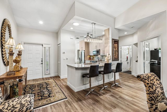 10644 Royal Caribbean Circle, Boynton Beach, FL 33437