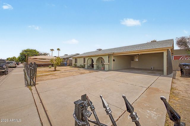 5829 W CORONADO Road, Phoenix, AZ 85035