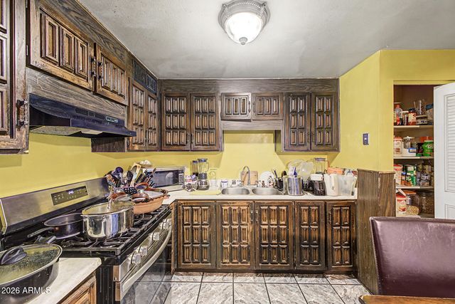 5829 W CORONADO Road, Phoenix, AZ 85035