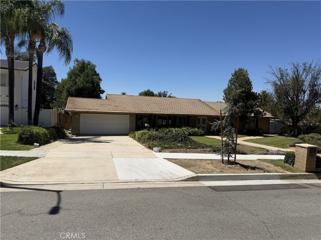 1524 Dwight, Redlands, CA 92373