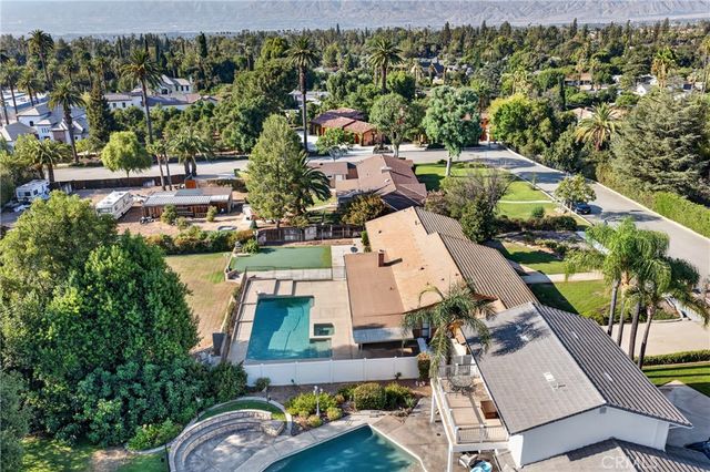 1524 Dwight, Redlands, CA 92373