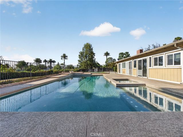 1524 Dwight, Redlands, CA 92373