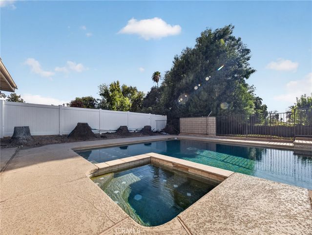 1524 Dwight, Redlands, CA 92373