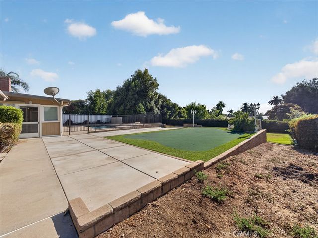 1524 Dwight, Redlands, CA 92373