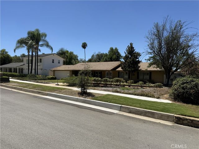 1524 Dwight, Redlands, CA 92373