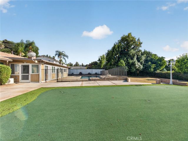 1524 Dwight, Redlands, CA 92373