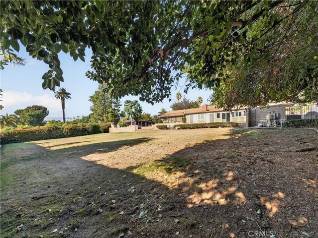 1524 Dwight, Redlands, CA 92373