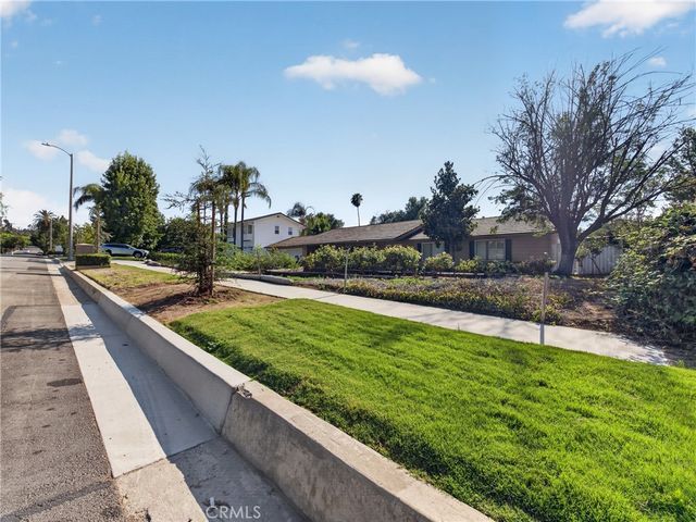 1524 Dwight, Redlands, CA 92373