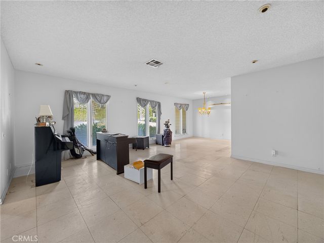 1524 Dwight, Redlands, CA 92373