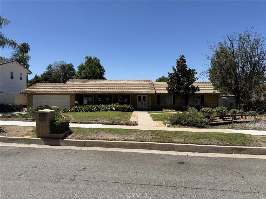 1524 Dwight, Redlands, CA 92373