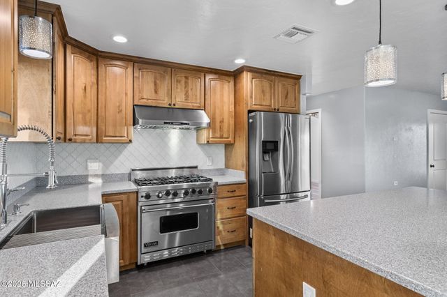 9981 N Calle Solano, Tucson, AZ 85737