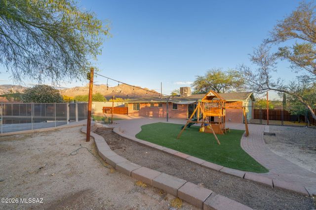 9981 N Calle Solano, Tucson, AZ 85737