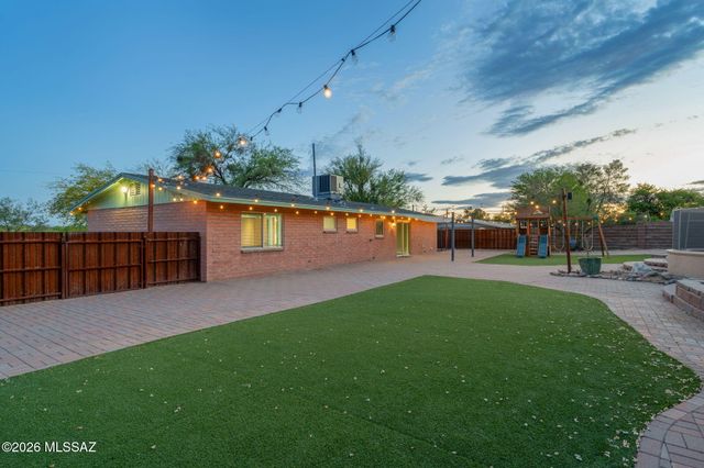 9981 N Calle Solano, Tucson, AZ 85737