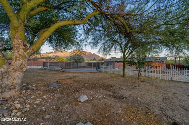 9981 N Calle Solano, Tucson, AZ 85737