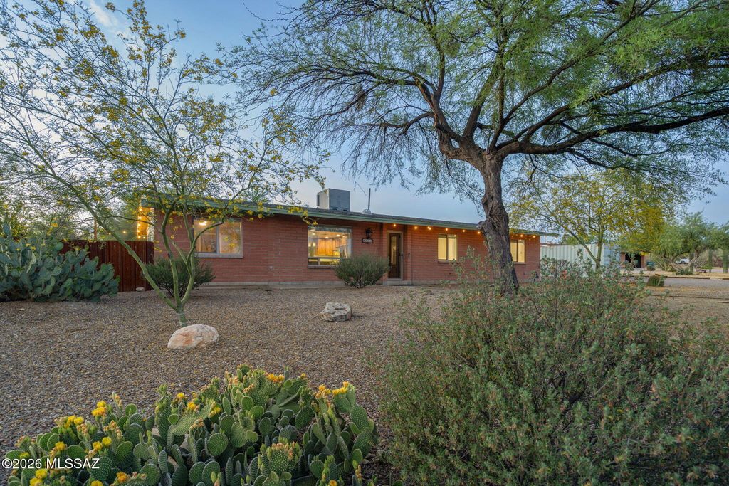9981 N Calle Solano, Tucson, AZ 85737