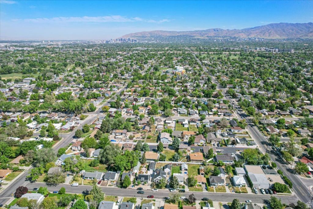 Image 23 of property listing at 875 E GREGSON AVE, Millcreek, UT 84106