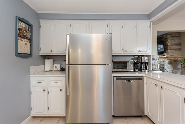 34 Columbia Rd, Swansea, MA 02777