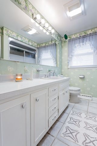 34 Columbia Rd, Swansea, MA 02777