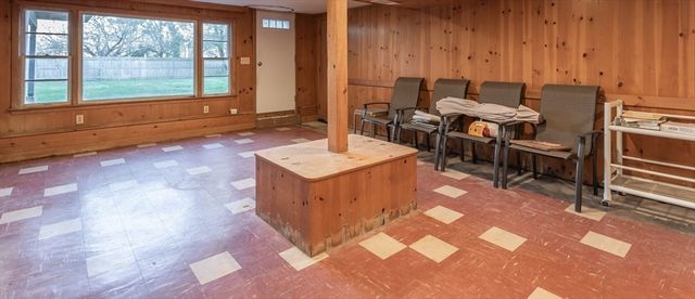 34 Columbia Rd, Swansea, MA 02777