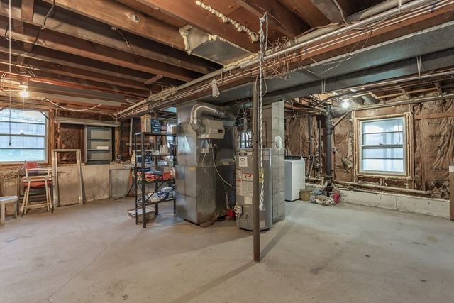 34 Columbia Rd, Swansea, MA 02777