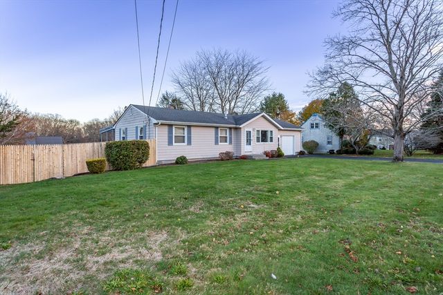 34 Columbia Rd, Swansea, MA 02777