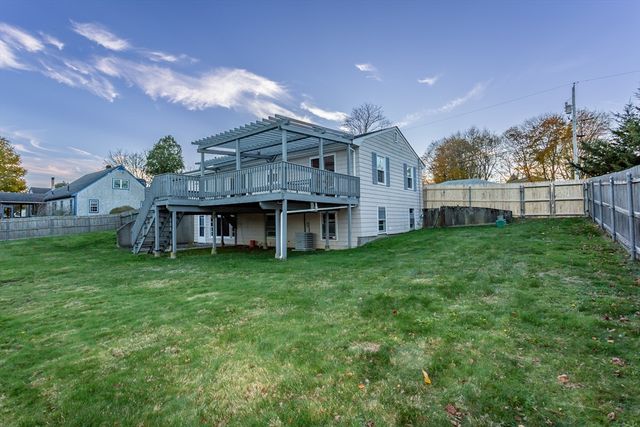 34 Columbia Rd, Swansea, MA 02777