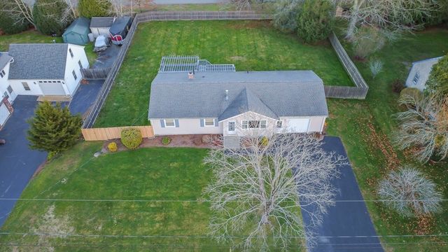 34 Columbia Rd, Swansea, MA 02777