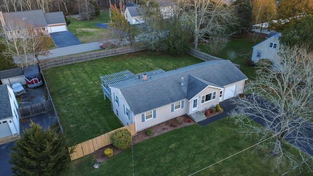 34 Columbia Rd, Swansea, MA 02777