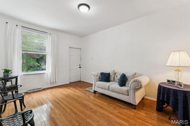 4265 Botanical Avenue, St Louis, MO 63110